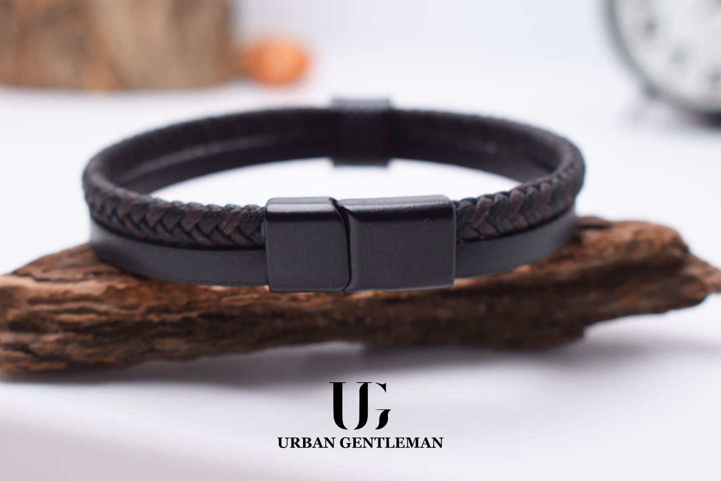 Crafted Leather Elegance - UrbanGentleman.tn
